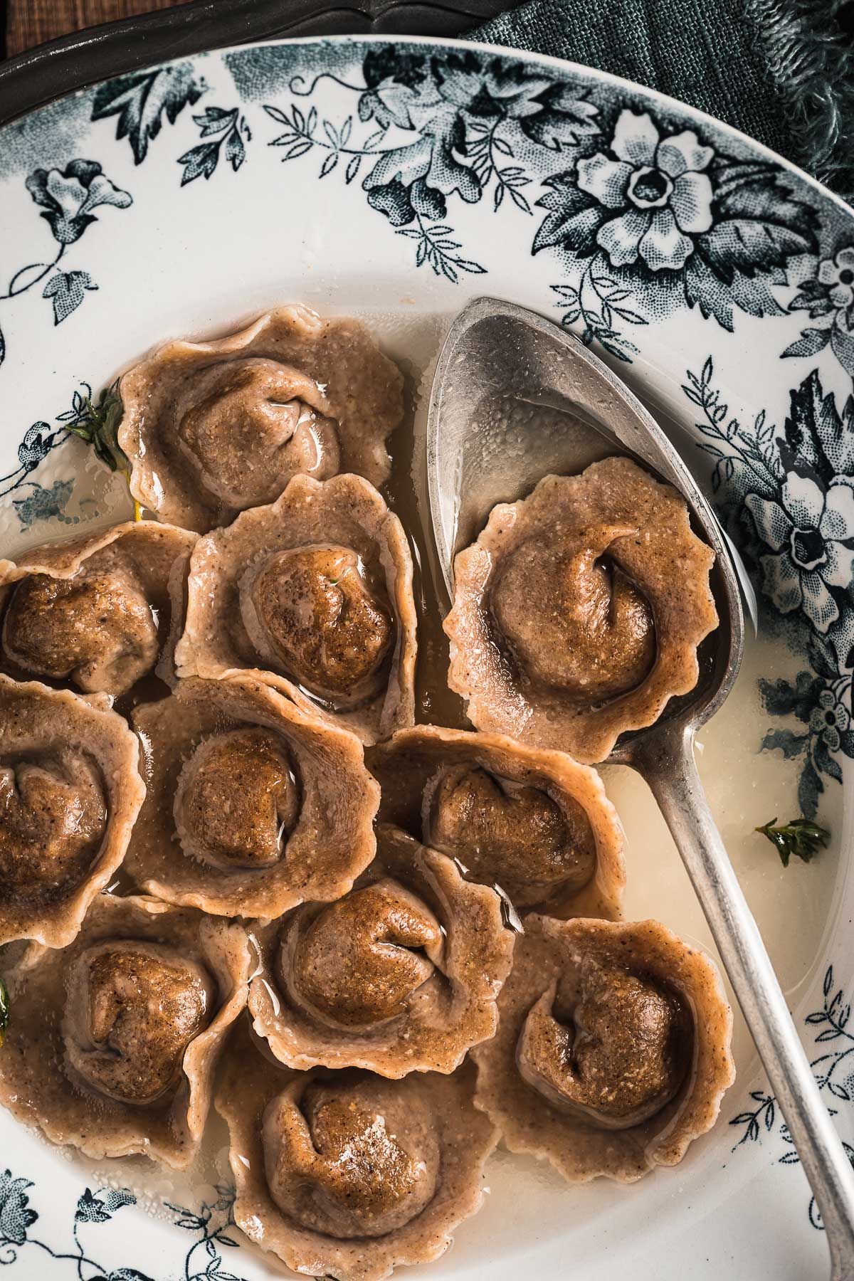 Ricetta Ravioli vegan alle lenticchie e funghi fatti in ...