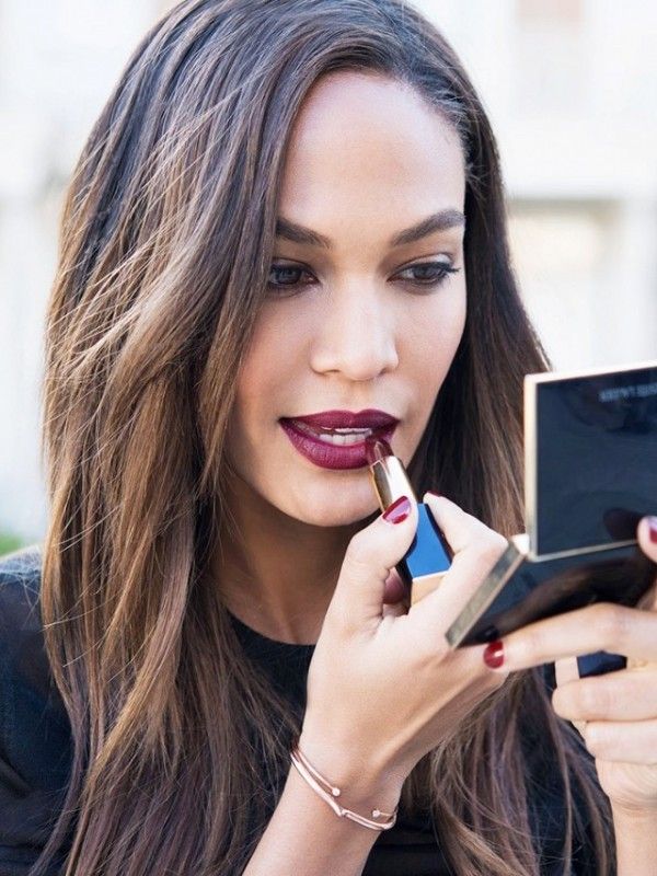 Japanese Women Told Not To Apply Makeup On The Train Career Girl Daily Sac Makyaj
