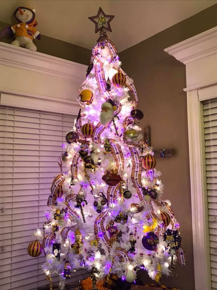 A Christmas tree that loves purple and lives gold. | Christmas ... Christmas Trees Decorated Purple