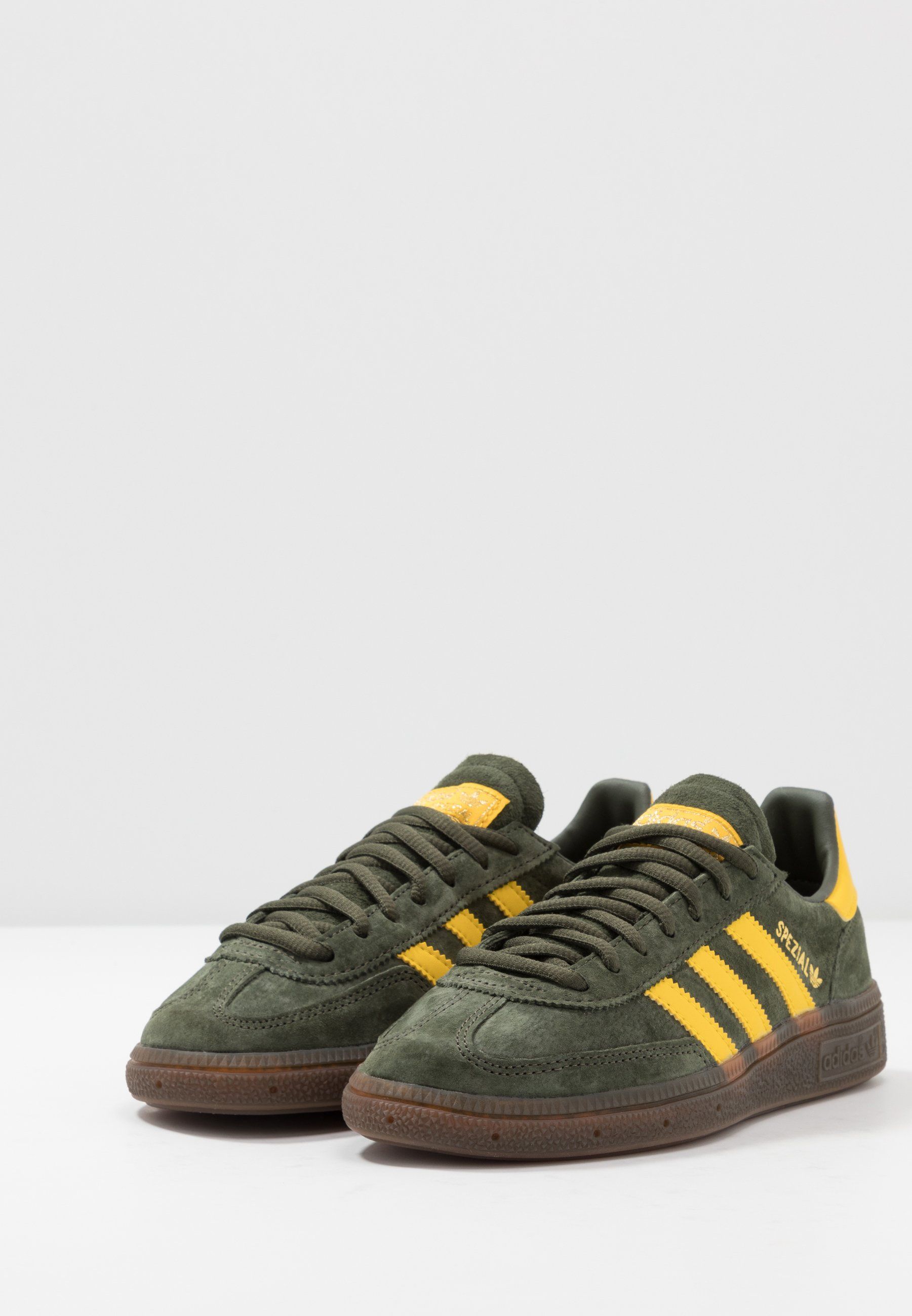 Adidas spezial verdes y amarillas hot sale