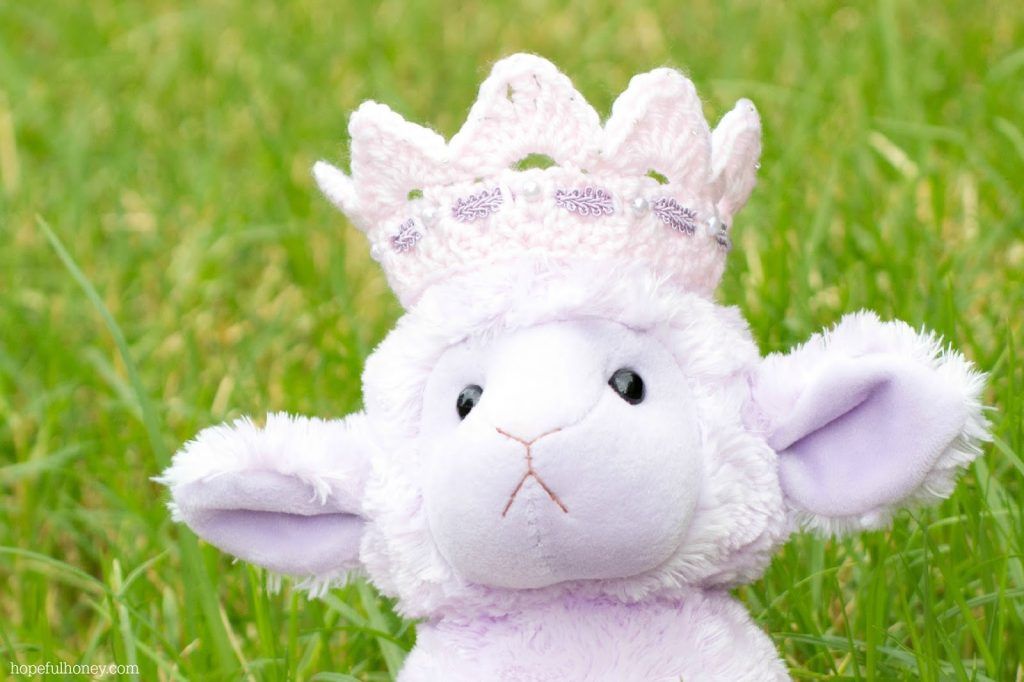 Pretty Princess Crown Crochet Pattern - Hopeful Honey #crownscrocheted