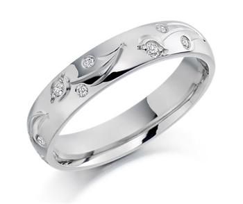 Bien Xd972 Las 4mm Diamond Set Patterned Wedding Band An Ealing Las Diamond Wedding Ring Set With Nine Round Brilliant Cut Diamonds And Engraved Pattern Available Hand Made In Yellow Or White Gold