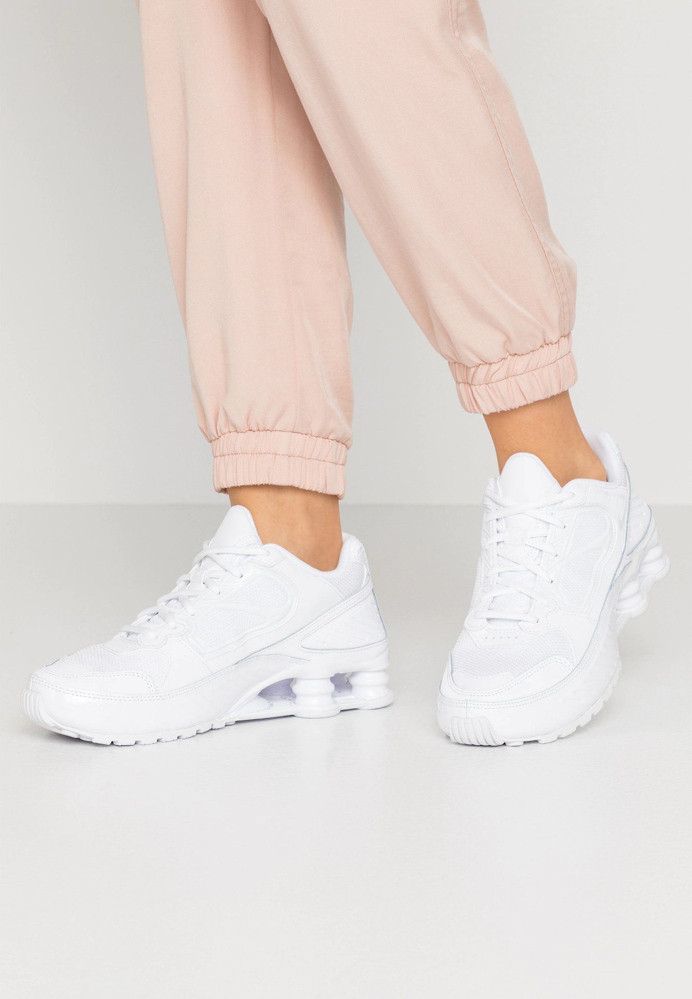 NIKE WOMENS SHOX ENIGMA 9000 | Nike sportkleding, Nike, Sneaker NIKE WOMENS SHOX ENIGMA 9000 | Nike sportkleding, Nike, Sneaker