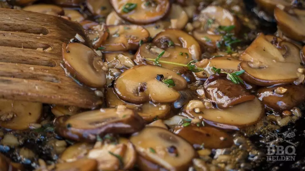 Champignon pepersaus – BBQ helden in 2020 | Pepersaus, Bbq Champignon pepersaus – BBQ helden in 2020 | Pepersaus, Bbq