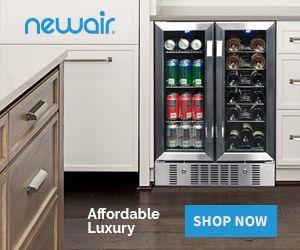 Cigar Etiquette and Traditions Best Humidor, Cigar Humidor, Best Cigar Lighter, Cigar Lighters, Good Cigars, Relative Humidity, Cigar Smoking, Smoking Accessories