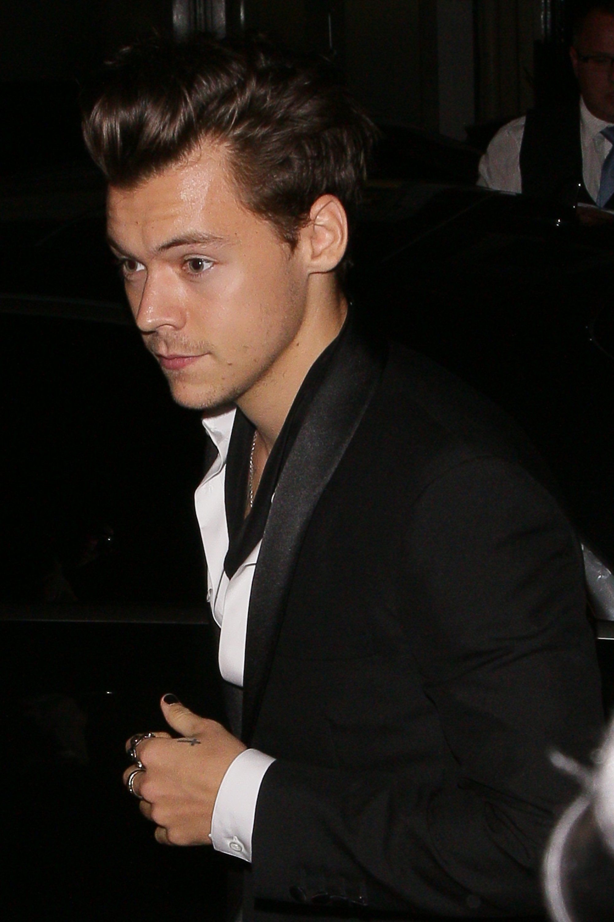 2016 Harry Styles With Short Hair Oh How Im In Love With This Starrybeauty Harry Styles Harry Styles Edits Edward Styles