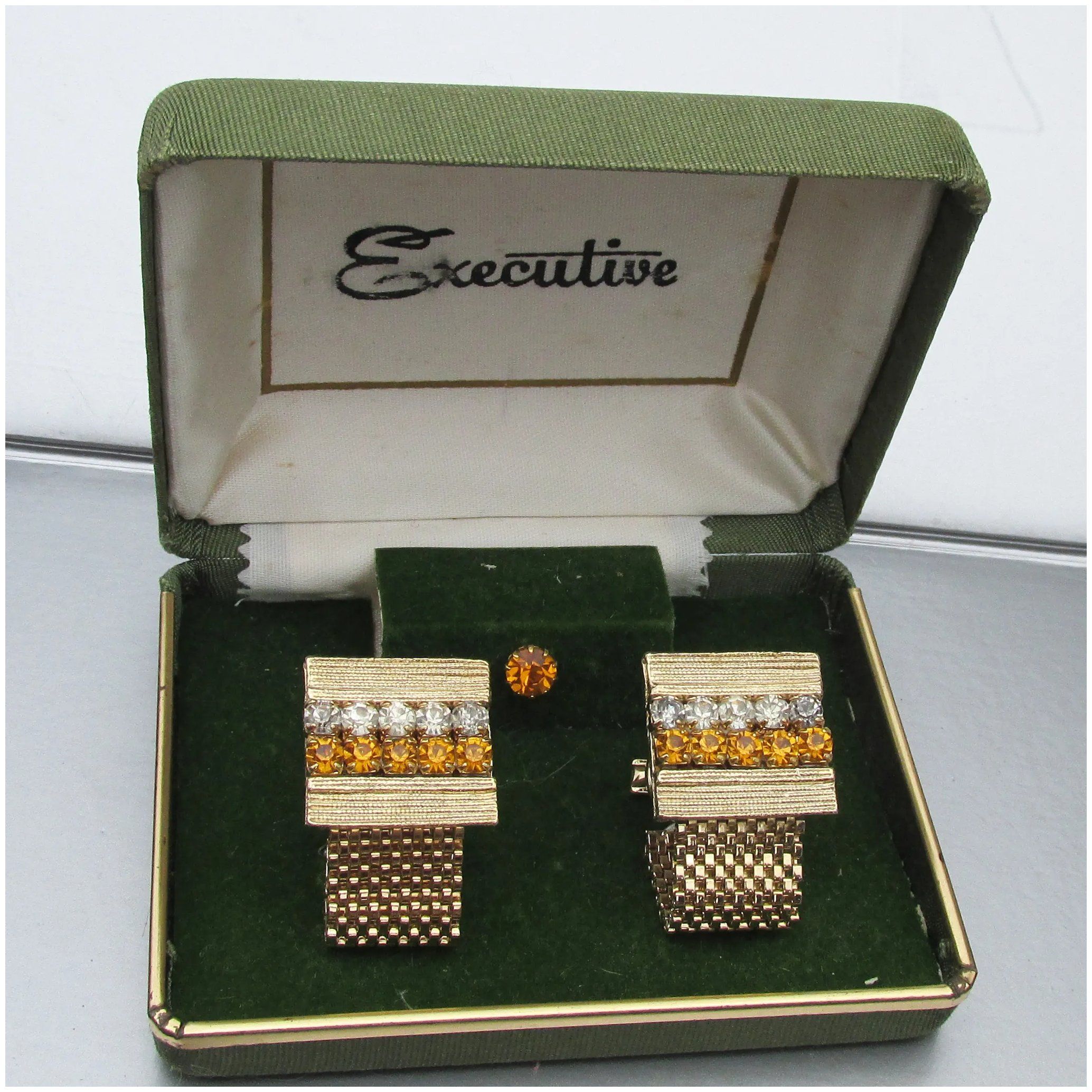 Cuff-Daddy Red Lips Cufflinks with Presentation Boxwith Presentation Box