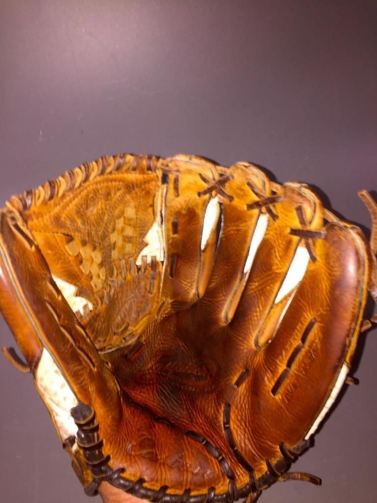 Easton Natural Elite Fastpitch Series Softball Glove