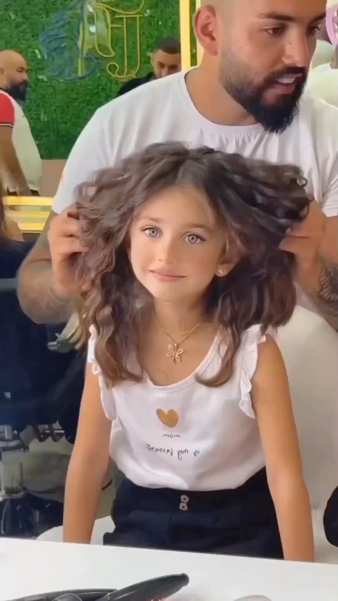 Mari Milosevic On Instagram Hairstyle Trick ashleyericksonbeauty mari-milosevic-on-instagram-hairstyle-trick-ashleyericksonbeauty