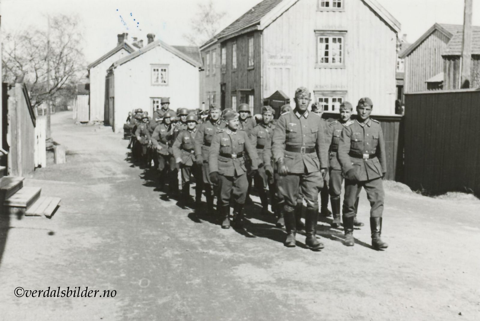 Pin By Laura Danilczyk On Krig I Norge 1940 1945 Norway Art Historical Figures