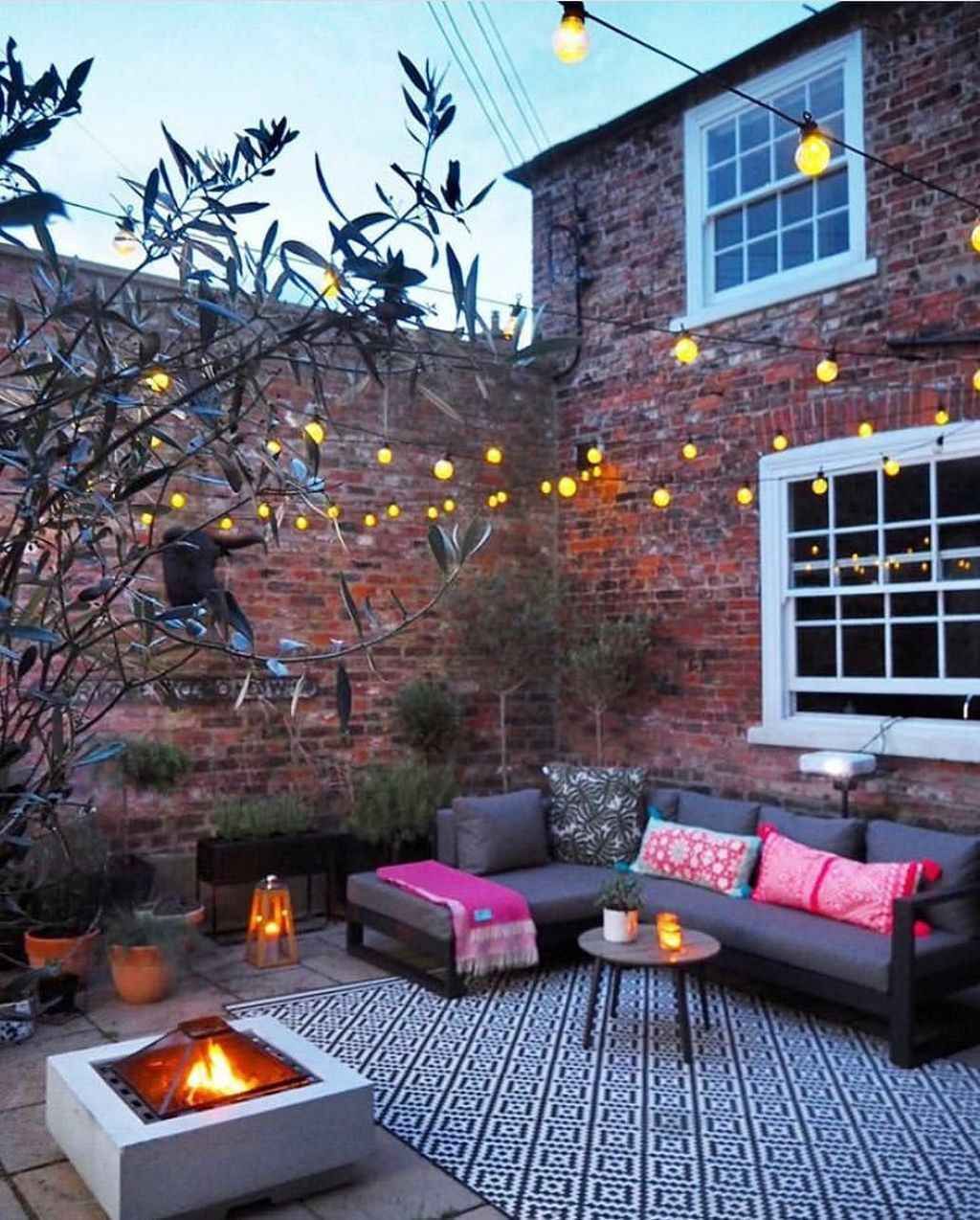 42 Small Courtyard Garden with Seating Area Design Ideas homixover