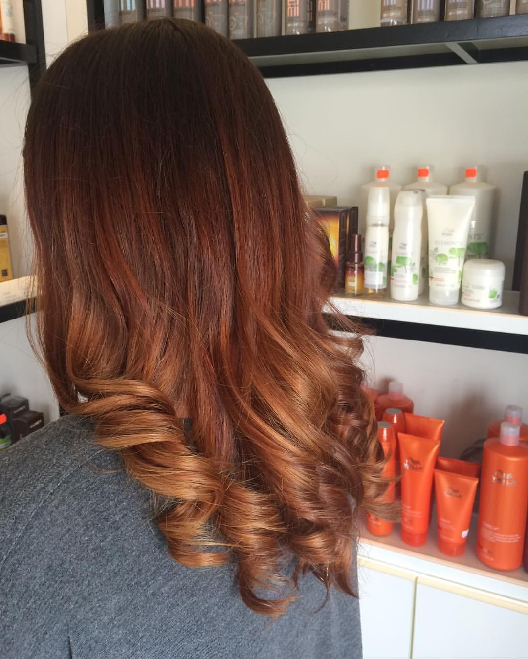 Melting copper balayage! #wellahair #wellalife #copperhair #balayage #freehandpaint @theheadroomnl Credit: stacenicks #copperbalayage