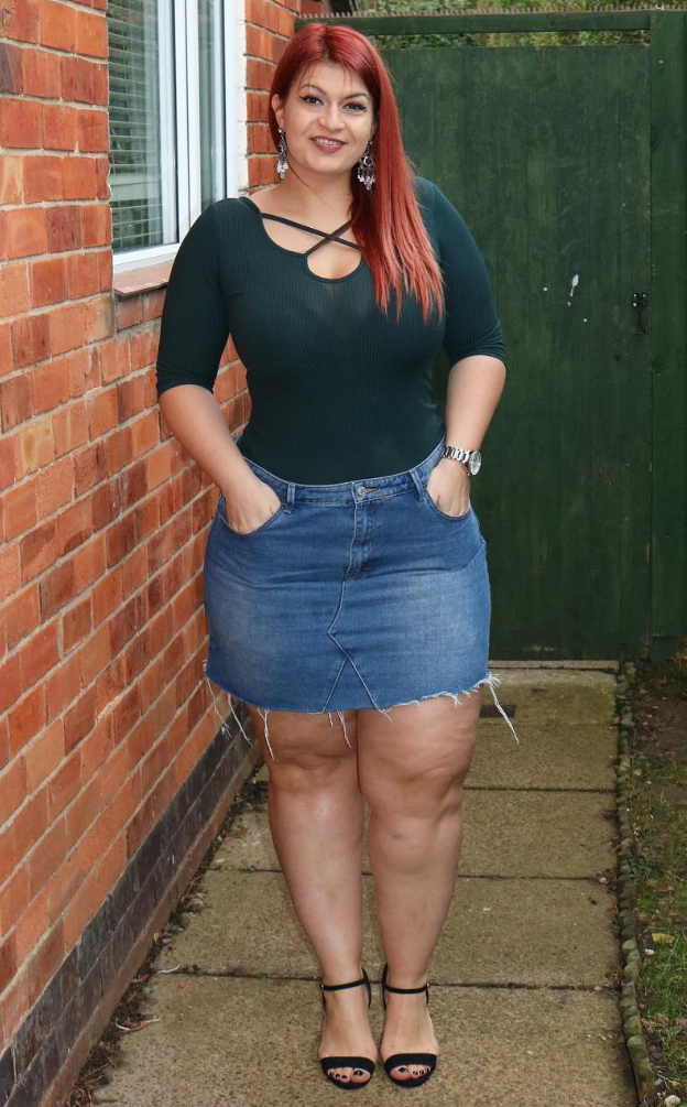 Shorts makeout redhead curvy