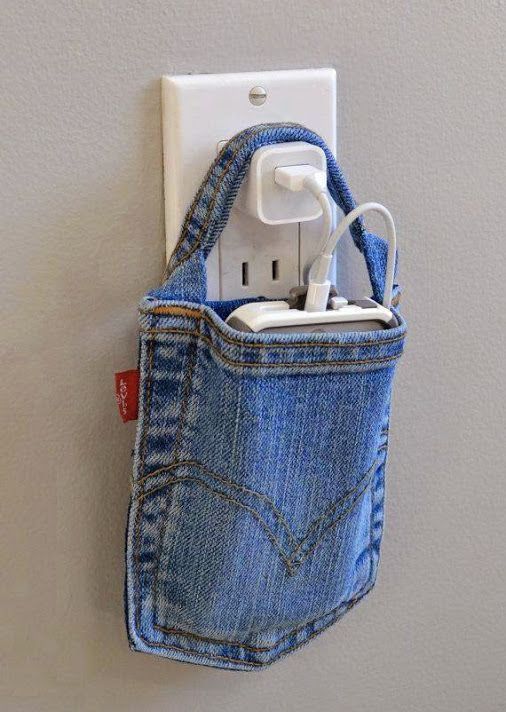 74 idéias incríveis para reciclar jeans | Minha casa desejada Artisanats Denim, Denim Pillows Diy Recycle Jeans, Old Jeans Recycle, Denim Pants, Ripped Jeans, Mens Jeans, Skinny Jeans, Pochette Portable, Recycled Jeans Bag