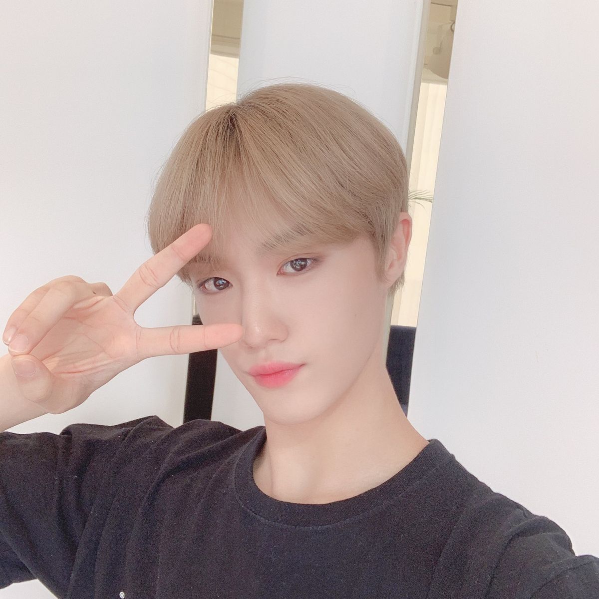 yoon hyunsuk em 2020 jinyoung yoon hyunsuk em 2020 jinyoung