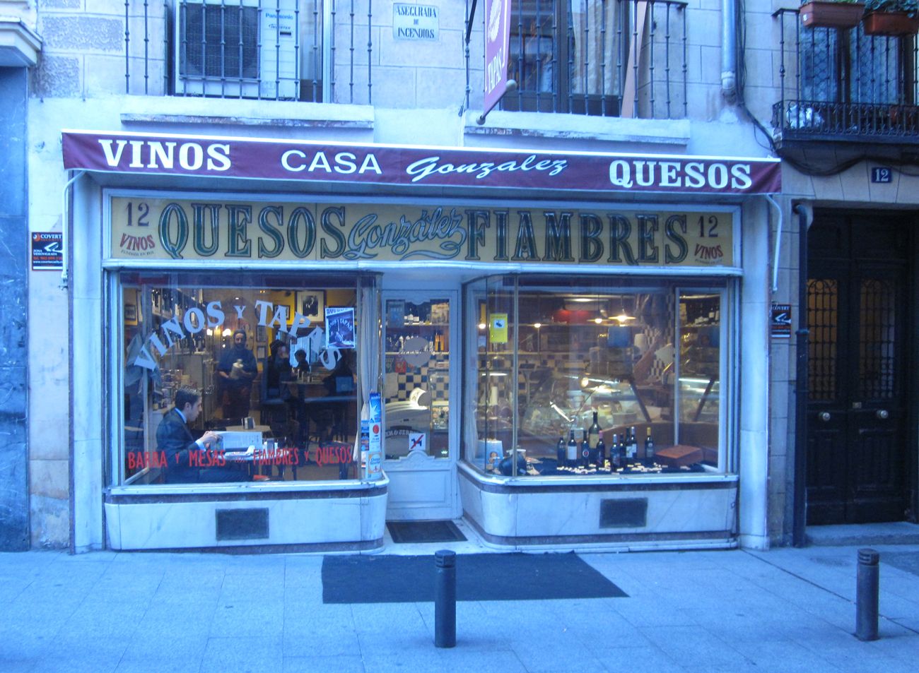 Casa González Vinos Y Quesos Madrid Shop Fronts Liquor Cabinet Model Railroad