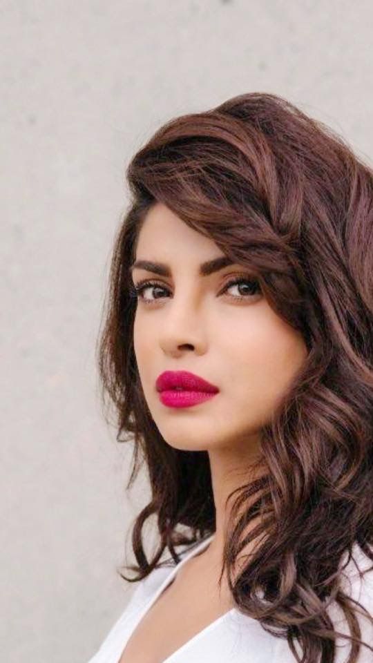 5 Times Priyanka Chopra Gave us Lipstick Goals | browngirl Magazine - Insta @browngirlmag Priyanka Chopra Lipstick, Makeup Hooded Eyes, Girls Magazine, Pink Lipsticks, Pink Lipstick Makeup, Crazy Lipstick, Brown Girl, Jeffree Star, Wedding Makeup