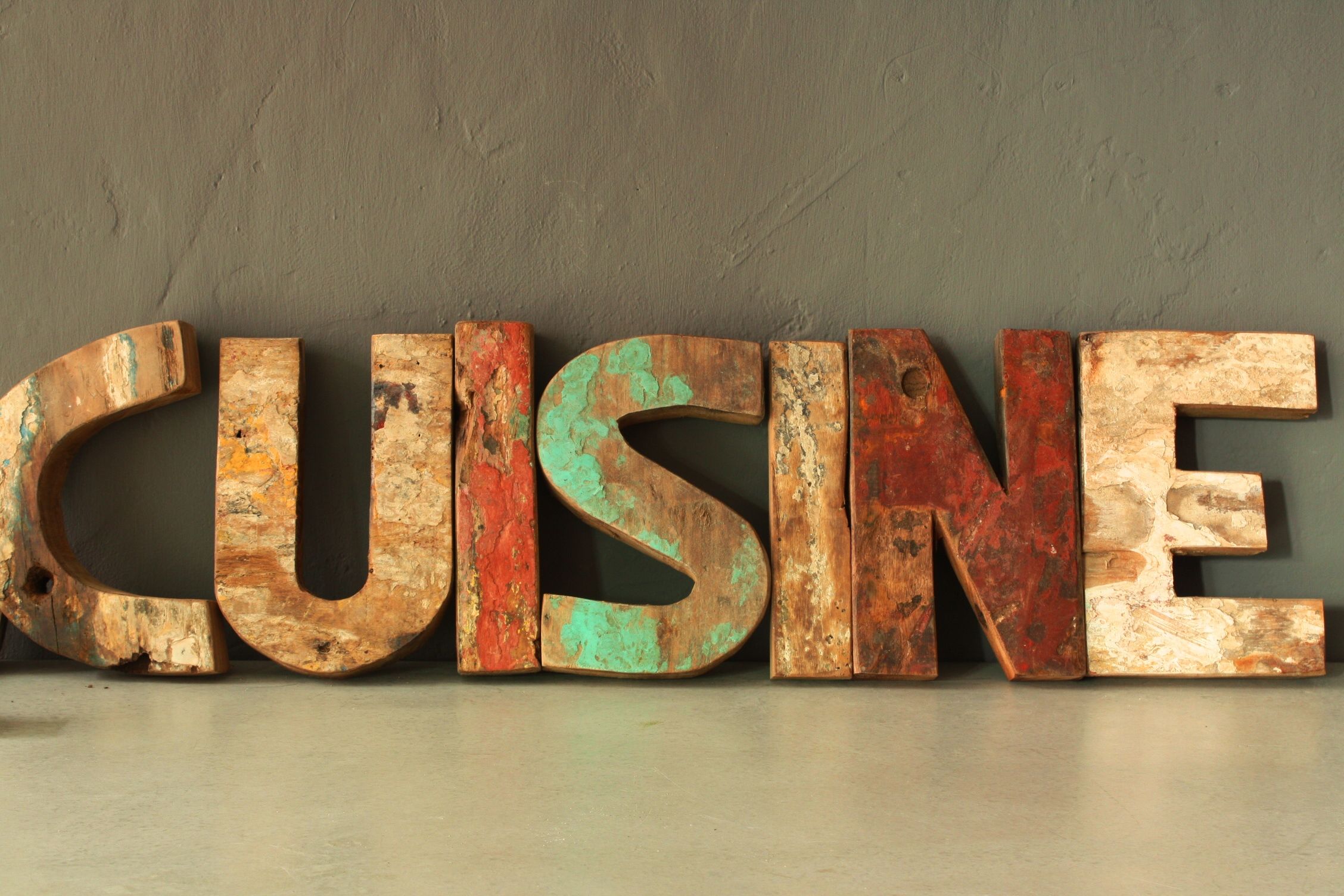 oude houten letters via ça-va! interieur | Oud en mooi | Pinterest ... oude houten letters via ça-va! interieur | Oud en mooi | Pinterest ...