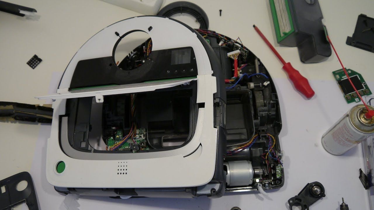 Vorwerk Kobold VR200 - Teardown in 2022 | Robot vacuum