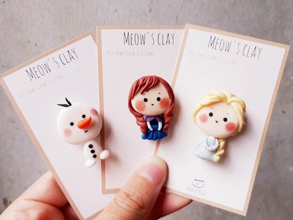 DIY Polymer Clay Disney Princess Magnet - Anna, Elsa & Olaf ( Frozen movie) Set - Meowsclay. Size: Polymer Clay Gifts, Polymer Clay Kawaii, Polymer Clay Jewelry Diy, Polymer Crafts, Polymer Clay Dolls, Polymer Clay Projects, Polymer Clay Charms, Polymer Clay Creations, Polymer Clay Princess