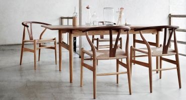 Ch327 spisebord og ch24 y stol i valnød og eg af hans j. wegner ... Spisestue y stol