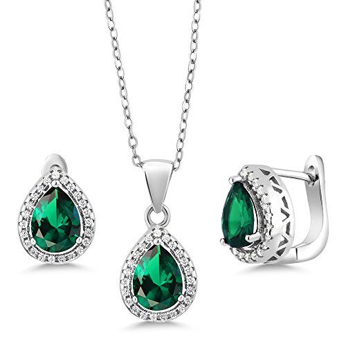 Vintage Sterling Silver Green Stone Pendant on 18.5 inch chain