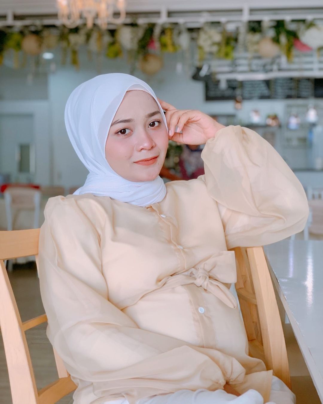 Pepek Bertudung | Awek Comil