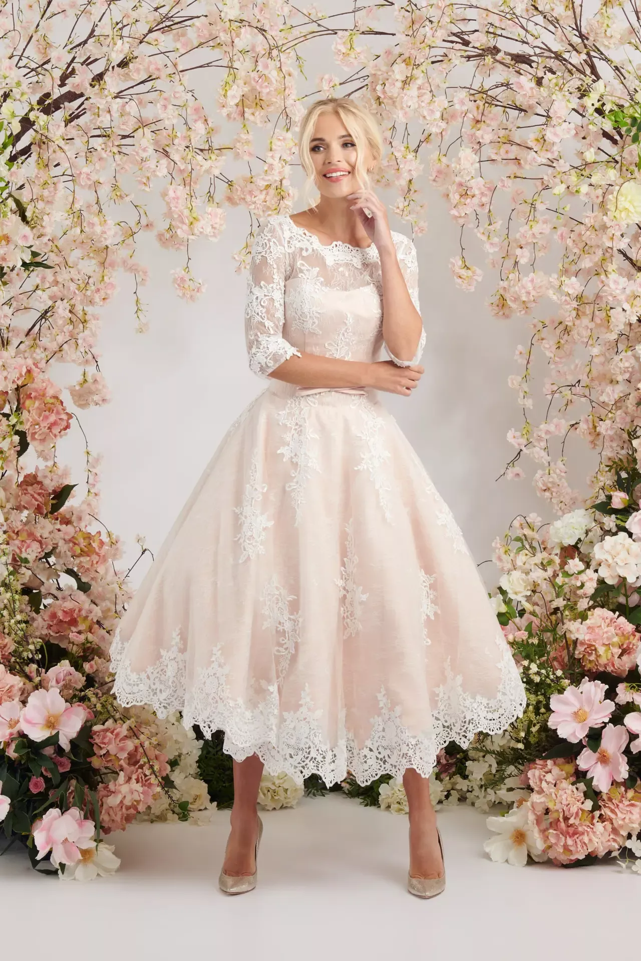 Second Marriage Wedding Dresses: 27 Fashion-Editor Approved Options - hitched.co.uk Tea Wedding Dresses, Ballerina Wedding Dress, Column Wedding Dress, Wedding Dresses High Low, Tulle Wedding Dress, Tea Length Wedding Dress Vintage, Short Wedding Gowns, Lace Sleeve Wedding Dress, 1960 Wedding Dress