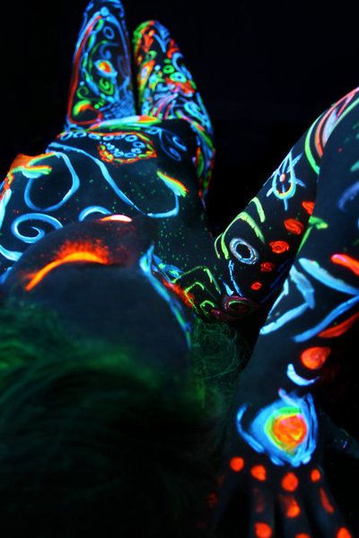 naked-black-light-girls
