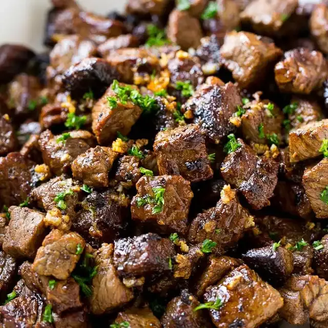 Steak Bites with Garlic Butter #marinadeforskirtsteak