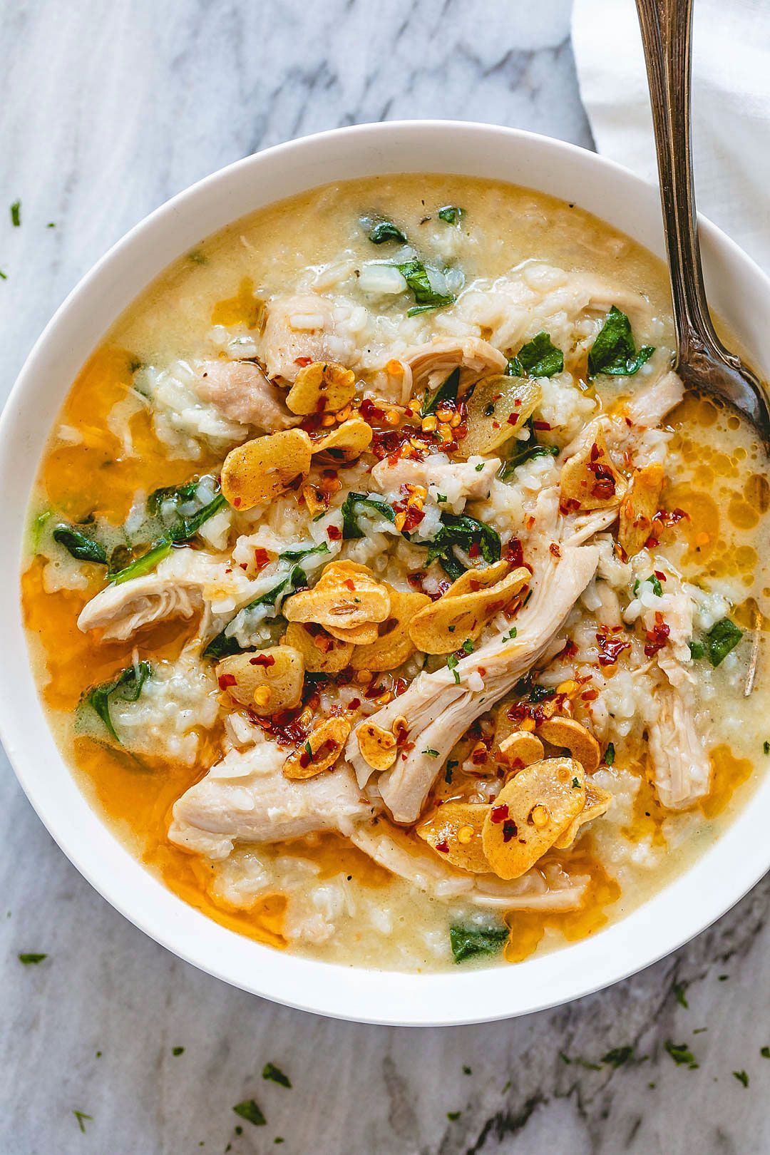 Garlic Chicken Rice Soup with Spinach and Parmesan - #instantpot #chicken #soup #eatwell101 #recipe - Ready in 30 minutes, this easy chicken and rice soup packs a ton of flavor. - #recipe by #eatwell101 Easy Chicken And Rice, Chicken Rice Soup, Garlic Chicken, Garlic Parmesan, Spinach Chicken Soup, Rosemary Chicken Soup, Chicken Soup Recipes, I Love Food, Good Food