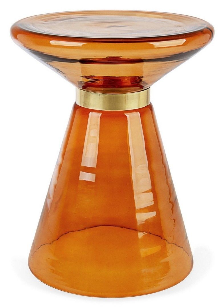 Istoria brandului incepe in 1946, fondat de Andrea Bizzotto, fiind printre primele companii italiene care creeaza si raspandeste pasiunea pentru mobilierul de exterior. Selectia produselor Bizzotto este inspirata din stilul italian, bazata pe deviza "O casa frumoasa si originala pentru toata lumea!". Masa de cafea Azmin impresioneaza prin designul elegant si uimeste prin confortul resimtit. Forma simpla si subtila caracterizeaza aceasta colectie. Interiorul casei dumneavoastra va fi ad Living Room Furniture, Home Furniture, Grappa, Coffee Branding, Elle Decor, Amber Glass, Lava Lamp, Novelty Lamp, Binder