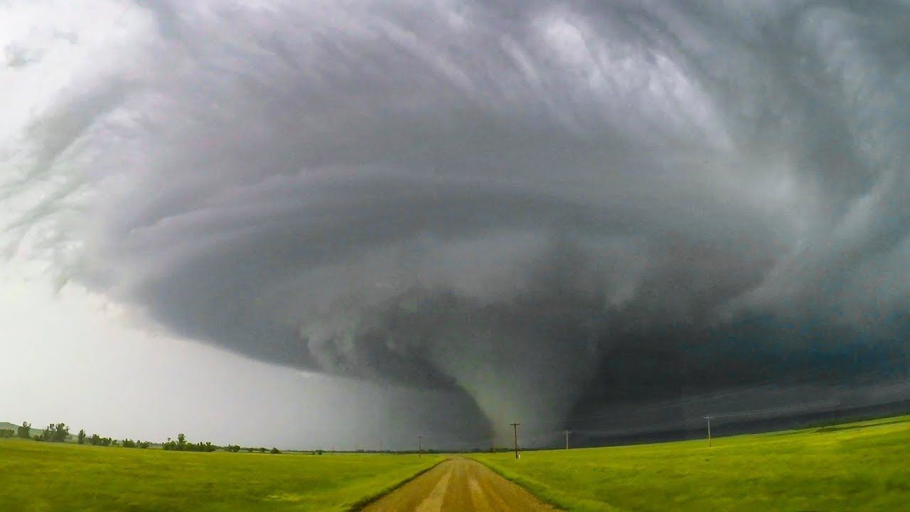INCREDIBLE MONTANA TORNADOES The incredibles, Storm chasing, Montana