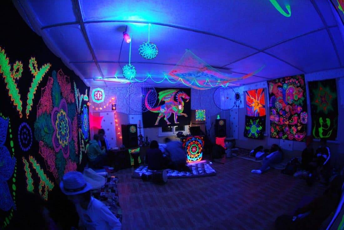 Must Have Stoner Room Decor The Essentials Stoner room