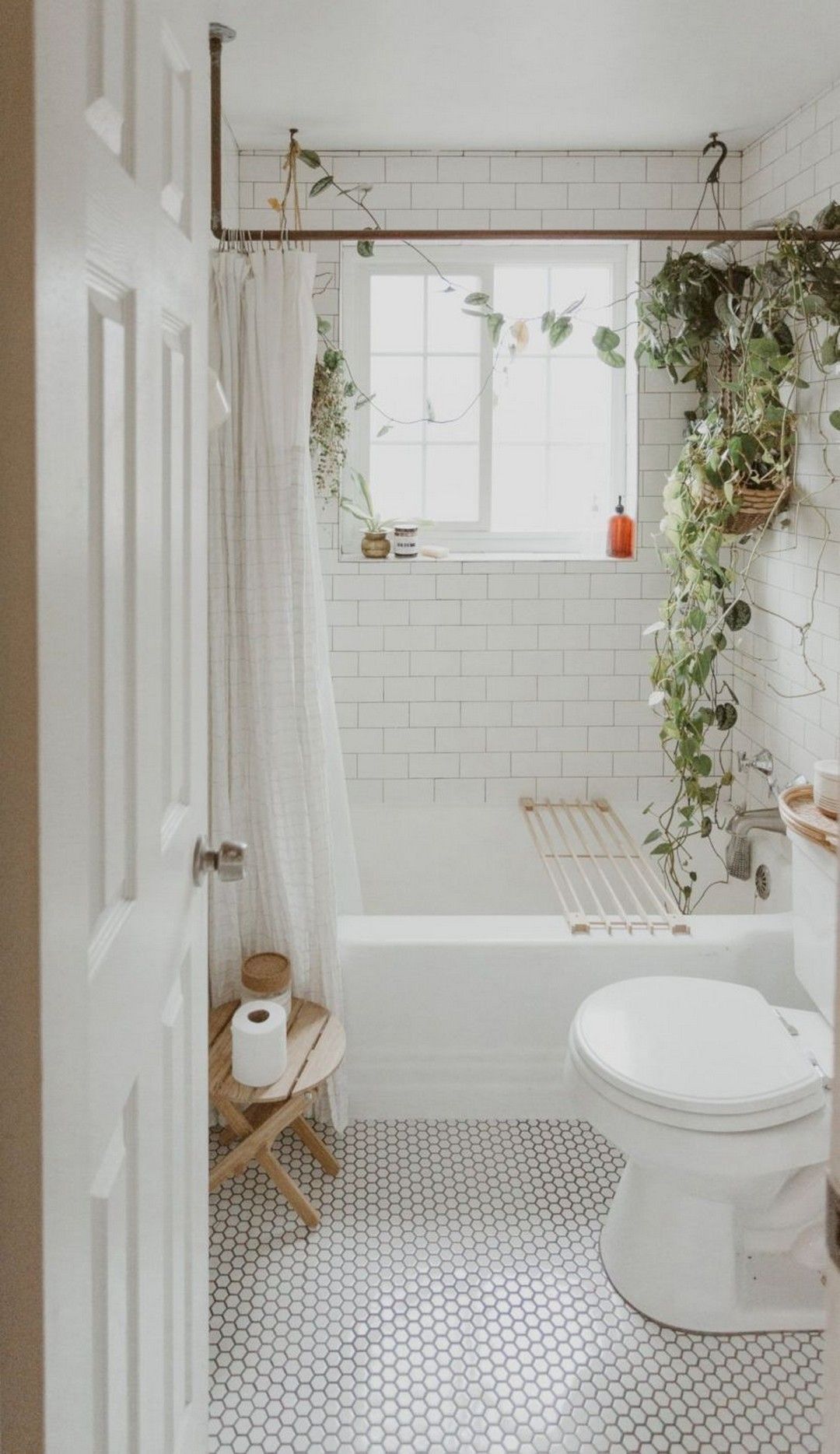 28 Simple Bathroom Decorating Ideas White Tiles Design Inspiration Tile Designs 28 Simple Bathroom Decorating Ideas