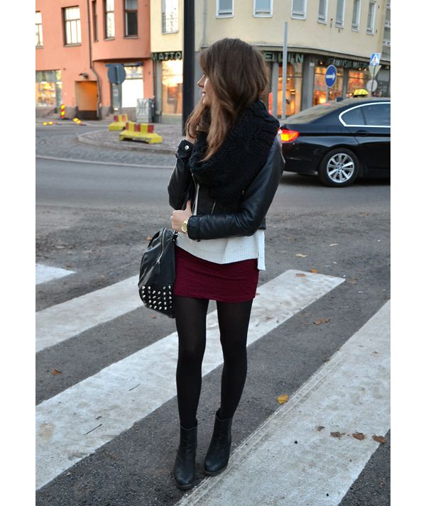 I think a skirt with tights and boots is a cute alternative to jeans when it has a casual feel like in this picture. Fall Winter Outfits, Autumn Winter Fashion, Autumn Fall, Fall Fashion, Winter Attire, Color Fashion, Street Fashion, Vêtement Harris Tweed, Stockings Outfits
