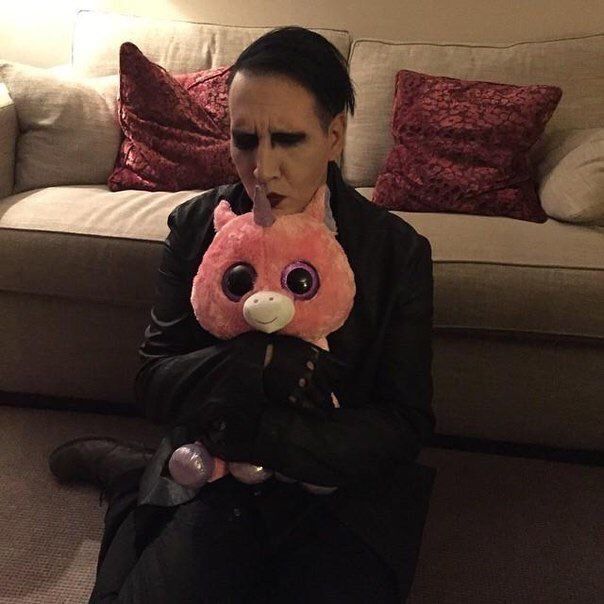 pin de b rbara arag o em memes marilyn manson marlyn manson fotos pin de b rbara arag o em memes marilyn manson marlyn manson fotos