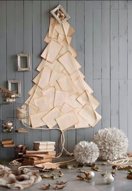 Un árbol de Navidad diferente: con hojas de un libro y cuerda. Amazing Christmas Trees, Creative Christmas Trees, Diy Christmas Tree, All Things Christmas, Winter Christmas, Christmas Tree Decorations, Vintage Christmas, Christmas Holidays, Nordic Christmas