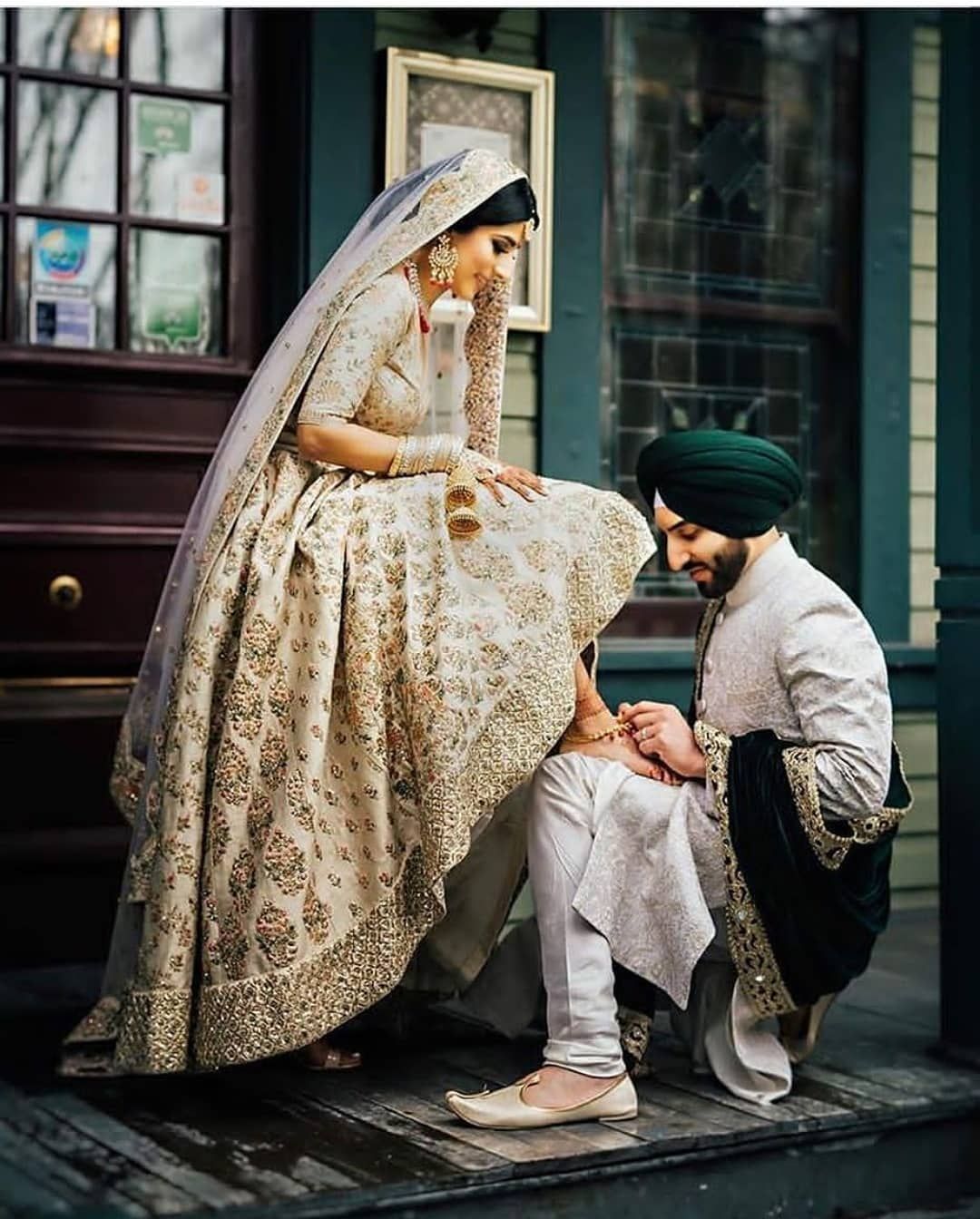 Pre-Wedding Shoot Punjabi Navneet &
davinder #couplephotoshoot #couplepicture #punjabic…