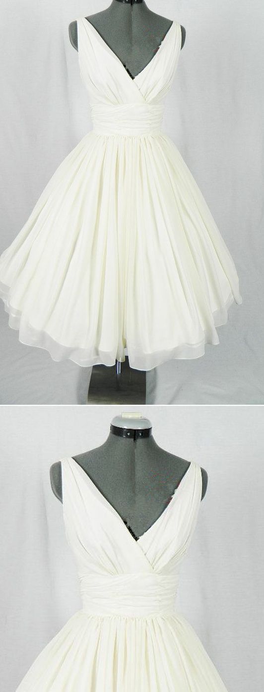 Vintage Style A-Line V-Neck White Chiffon Short Homecoming/Prom Dress