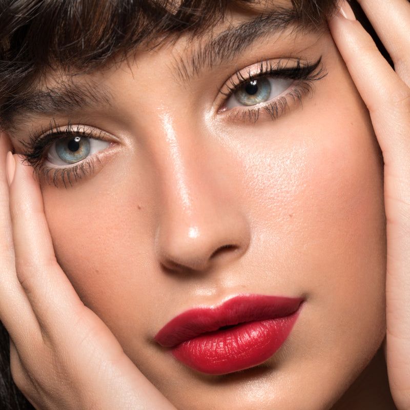 Bella, de subtiele cat-eye wimpers. Natuurlijk kromming aan de uiteinden, maar toch natuurlijke en subtiele uitstraling.
Bella biedt een subtiele, maar toch betekenisvolle uitstraling. Kenmerken: elegante wimperextensions, voor een sexy oogopslag.
Prachtige, subtiele stijl
Lengte: 6-12mm
Gebruik: 20-30x herbruikbaar Mascara, Eyeliner, Subtle Cat Eye, Bella, Natural Curves, Eyelash Extensions, Smudging, Eyelashes, Nose Ring