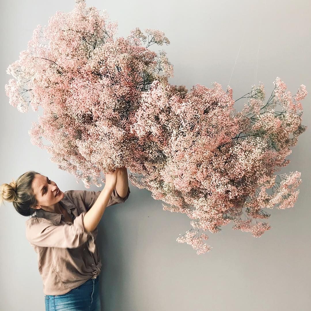 18 Hanging Flower Displays for Your Wedding 18 Hanging Flower Displays for Your Wedding