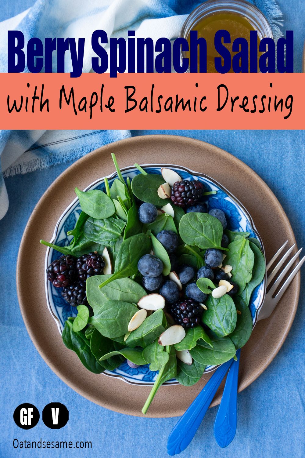 spinach, blueberries and blackberries on a plate Vegetarian Recipes Easy, Meal Recipes, Healthy Salad Recipes, Vegan Vegetarian, Vinaigrette Salad, Kale And Spinach, Spinach Salad, Maple Balsamic