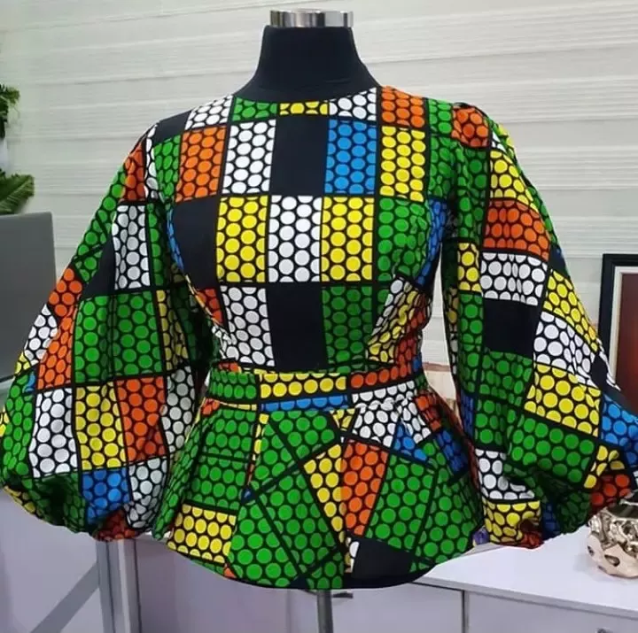 Ankara Tops Blouses, African Blouses, Short African Dresses, African Clothing Styles, Latest African Fashion Dresses, Nigerian Fashion, Ankara Fashion, Casual Ankara Tops, African Kaftan