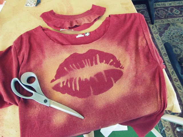 Bleached Lip T-shirt, DIY Bleached Lip T-shirt, DIY