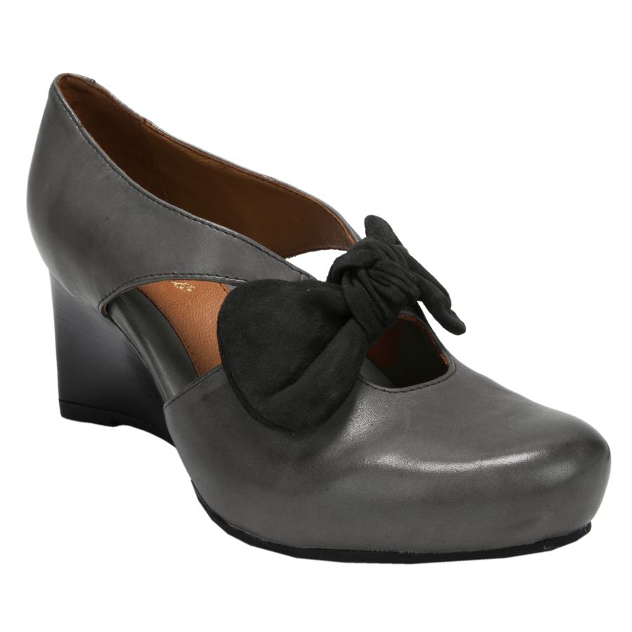 Earthies® Bristol Bowed Wedge #VonMaur | Crazy shoes Earthies® Bristol Bowed Wedge #VonMaur | Crazy shoes