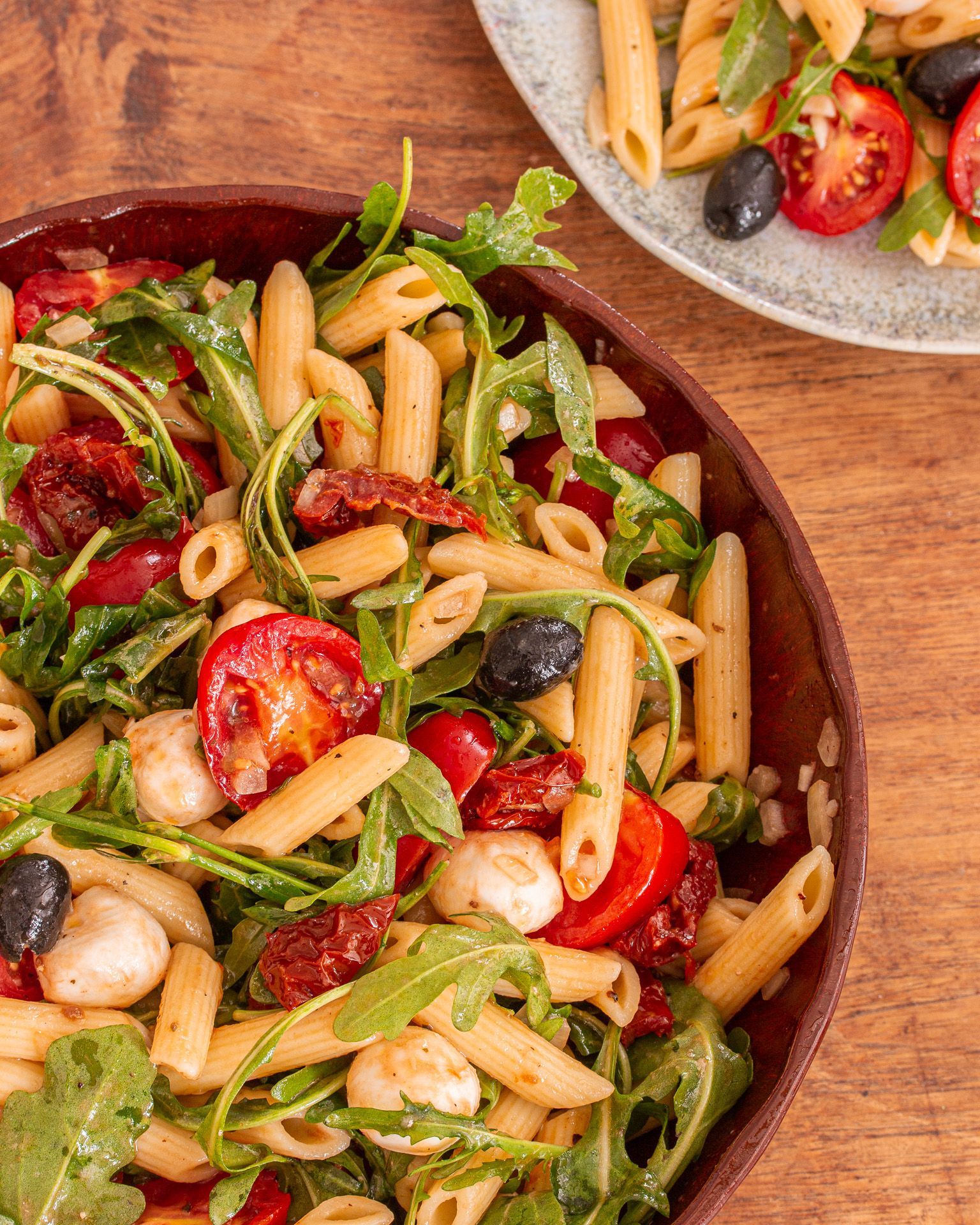 Mediterraner Nudelsalat mit Rucola | Salatdressing Gemischter Salat