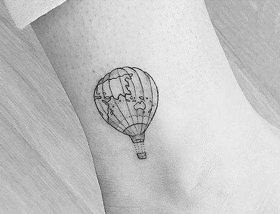 Heißluftballon Tattoo Tatoeage ideeën, Luchtballon tattoo, Tatoeage