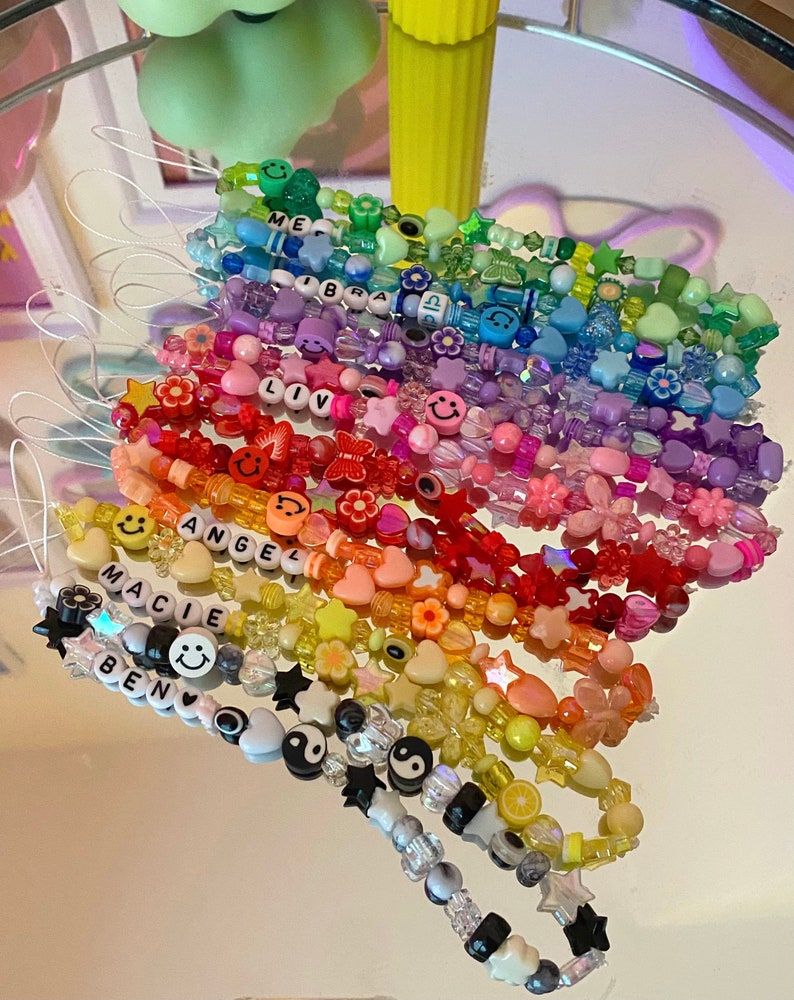 Bracelet Craft Diy, Diy Bracelet Designs, Diy Crafts Jewelry, Preppy Jewelry, Indie Jewelry, Cute Jewelry, Beaded Necklace Diy, Beaded Jewelry Diy, Teen Summer Crafts