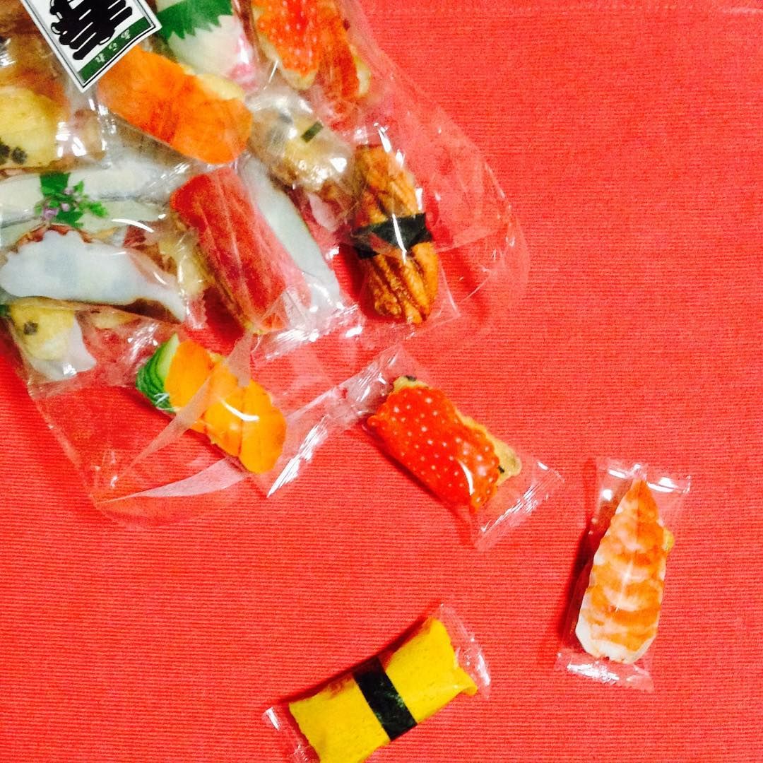 まさかのお菓子 観光客にも大人気 寿司あられ は見た目も味も本格志向 Macaroni 寿司 寿司ネタ お菓子 まさかのお菓子 観光客にも大人気 寿司あられ は見た目も味も本格志向 Macaroni 寿司 寿司ネタ お菓子